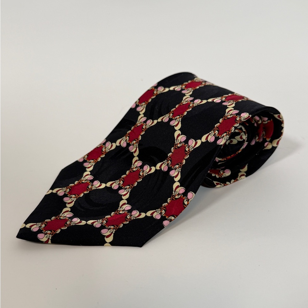 Vintage Disney Tigger Winnie the Pooh 100% Silk Tie Made in USA Novelty